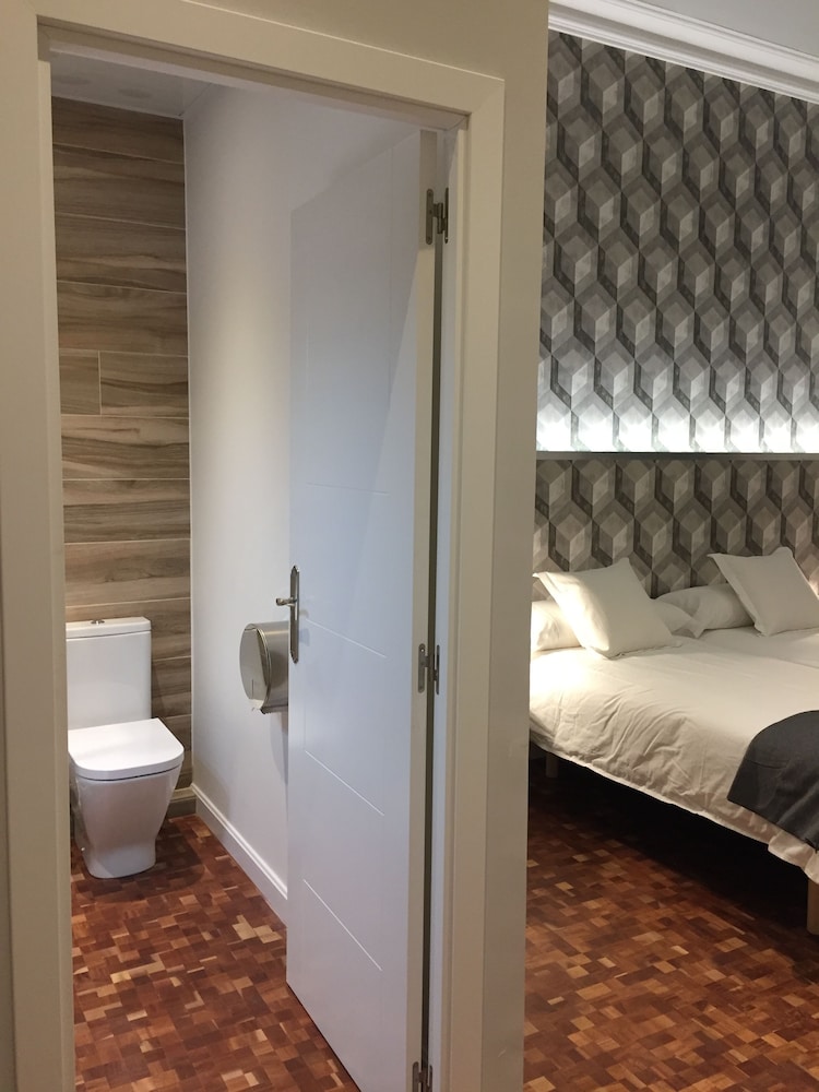 Hip Karma Hostel Shared Rooms 46/50