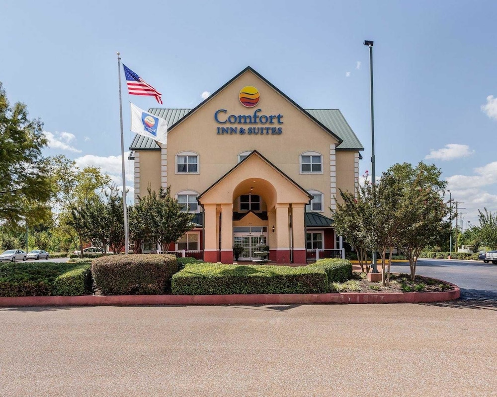Comfort Inn and Suites Grenada 1/40