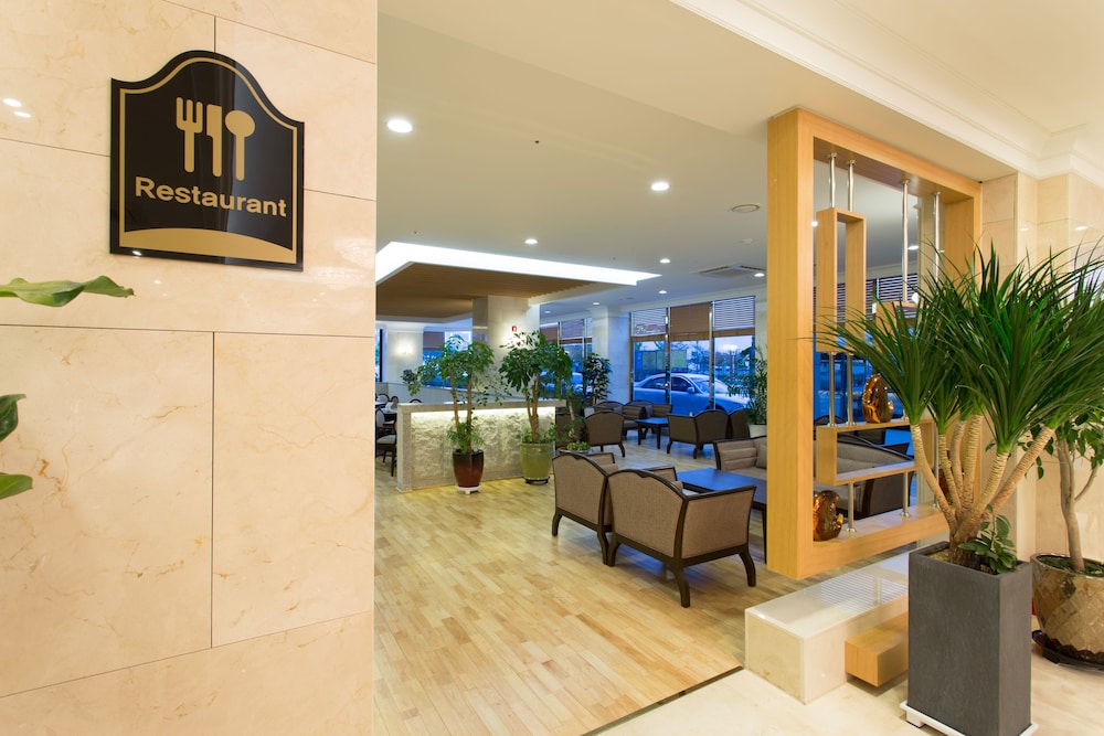 Fontana Beach Hotel 47/61