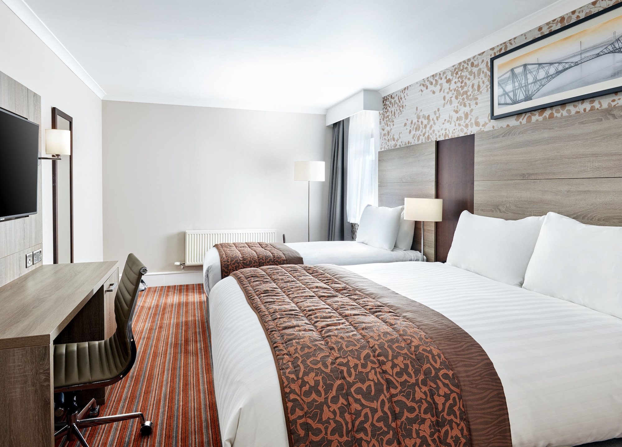 SUPERIOR, KING BED, SOFA