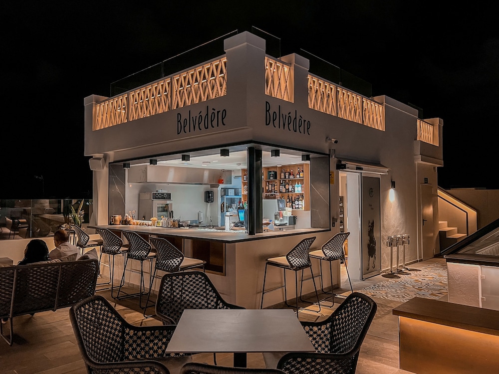 Boutique Hotel Cordial Plaza Mayor de Santa Ana 46/57