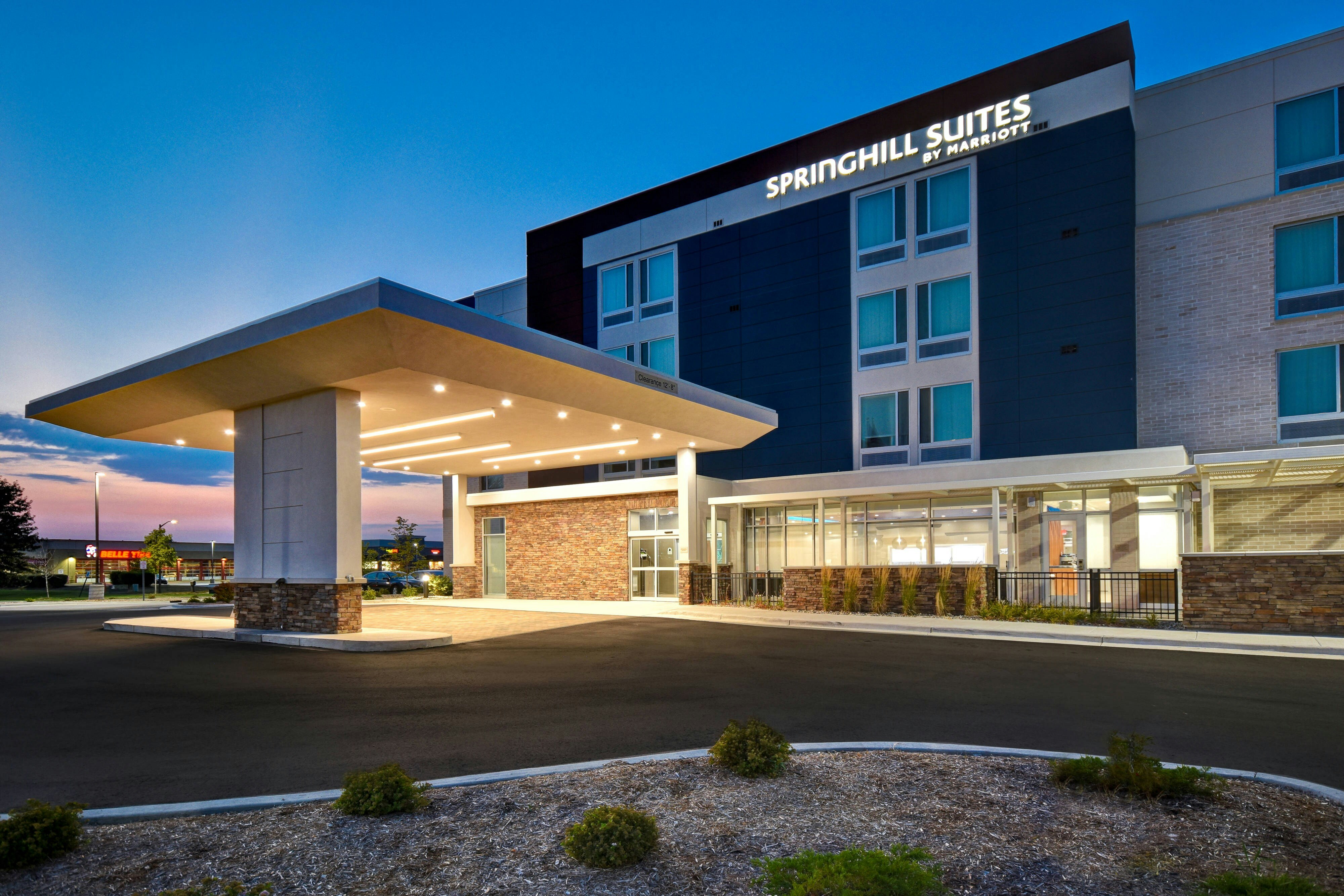 SpringHill Suites by Marriott Holland 2/24