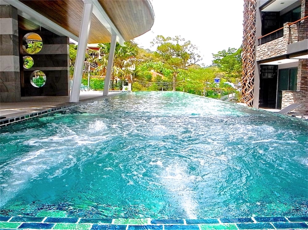 Emerald Terrace Condominium Resort 66/71