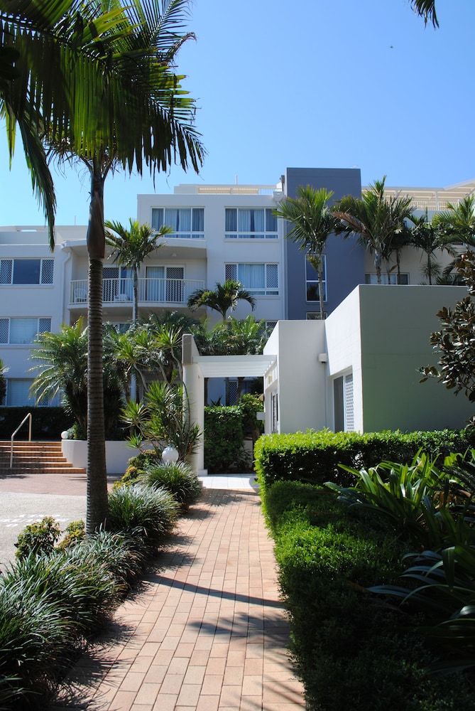 SURFSIDE ON THE BEACH 62/69