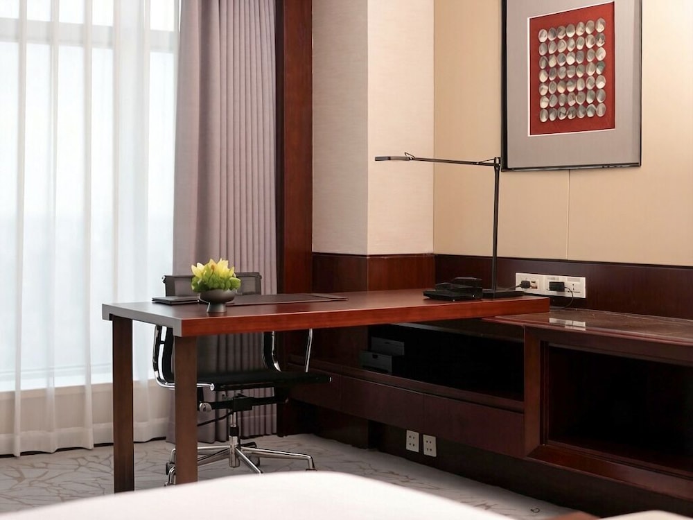 Nanyuan Universe Deluxe Hotel 8/69