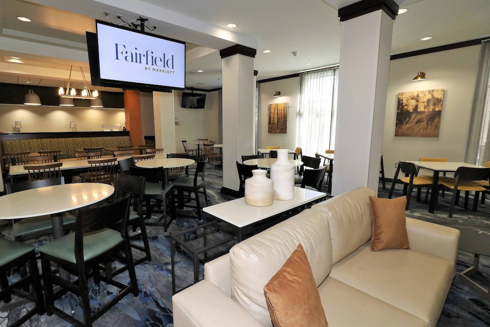 Fairfield Inn Suites San Antonio Downtown Alamo Plaza 37/50