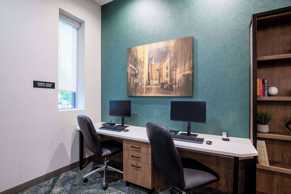 La Quinta Inn & Suites by Wyndham Chattanooga Downtown/South 45/61