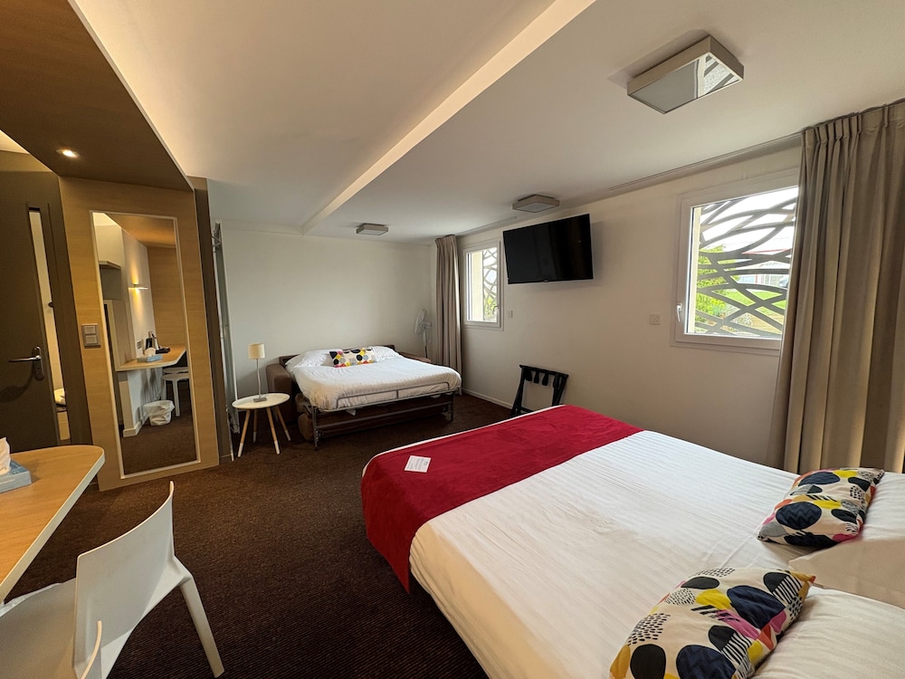 Brit Hotel Le Kerodet 33/65