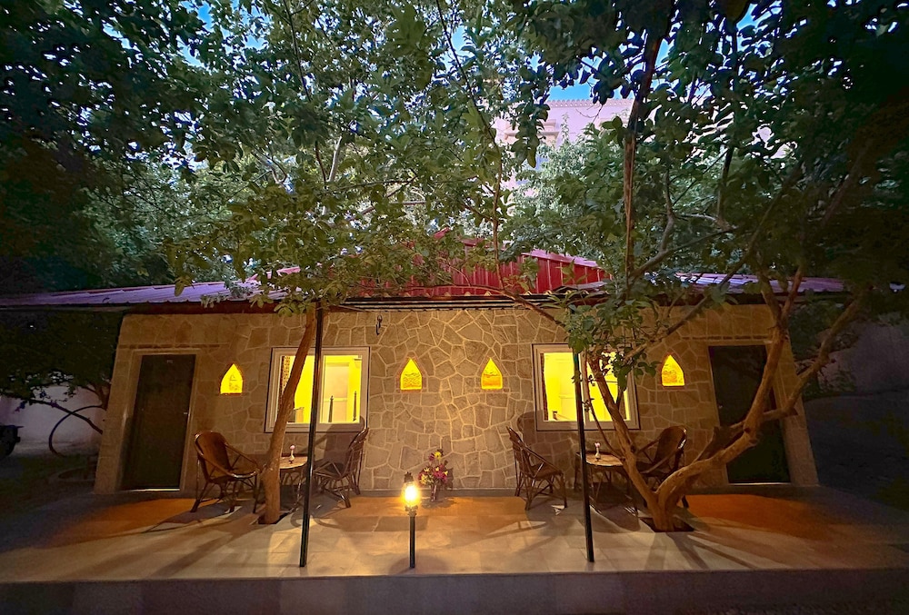 Ranthambhore National Resort 8/73