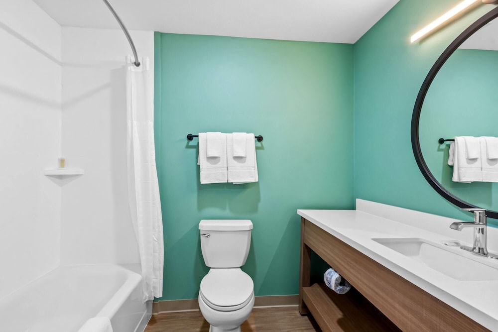 ECHO Suites Extended Stay by Wyndham Phoenix-Peoria/Glendale 69/74