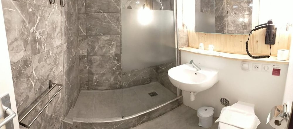 P'TIT DEJ-HOTEL FOIX 21/23