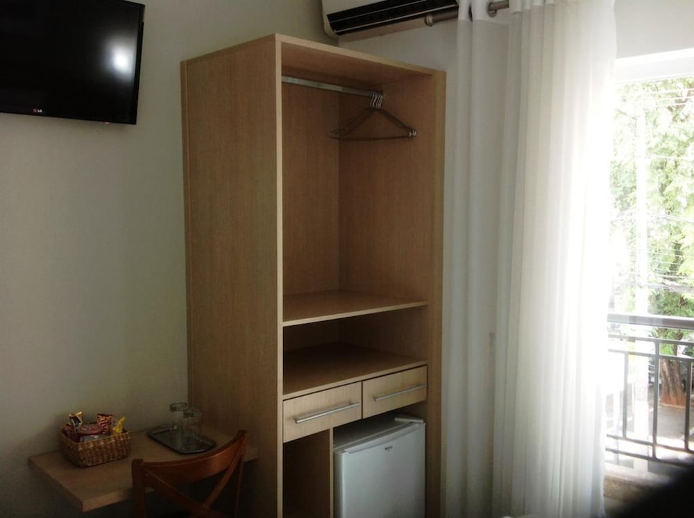 UPPER HOTEL 18/21