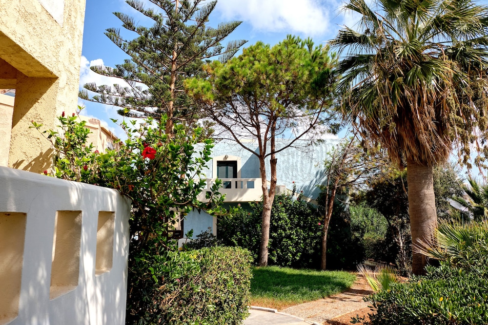 Niros Beach Apartments 54/58