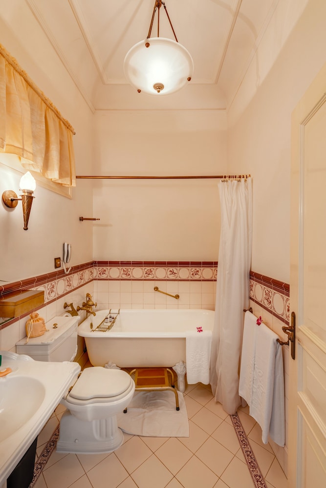 Dalat Palace Heritage Hotel 75/76