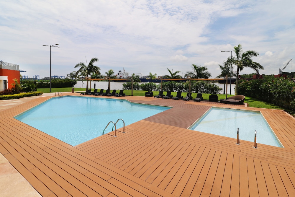 Holiday Inn Express Tuxpan 40/78