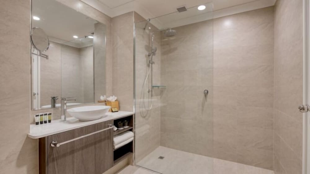 غرفة بريميير بسرير كينج، Duxton Hotel 4/4