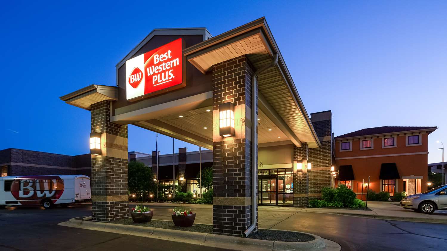 Wyndham Bloomington Mall of America 52/54
