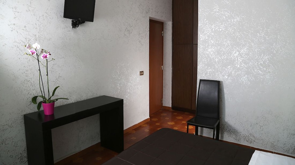 Hotel Roma Room 32/50