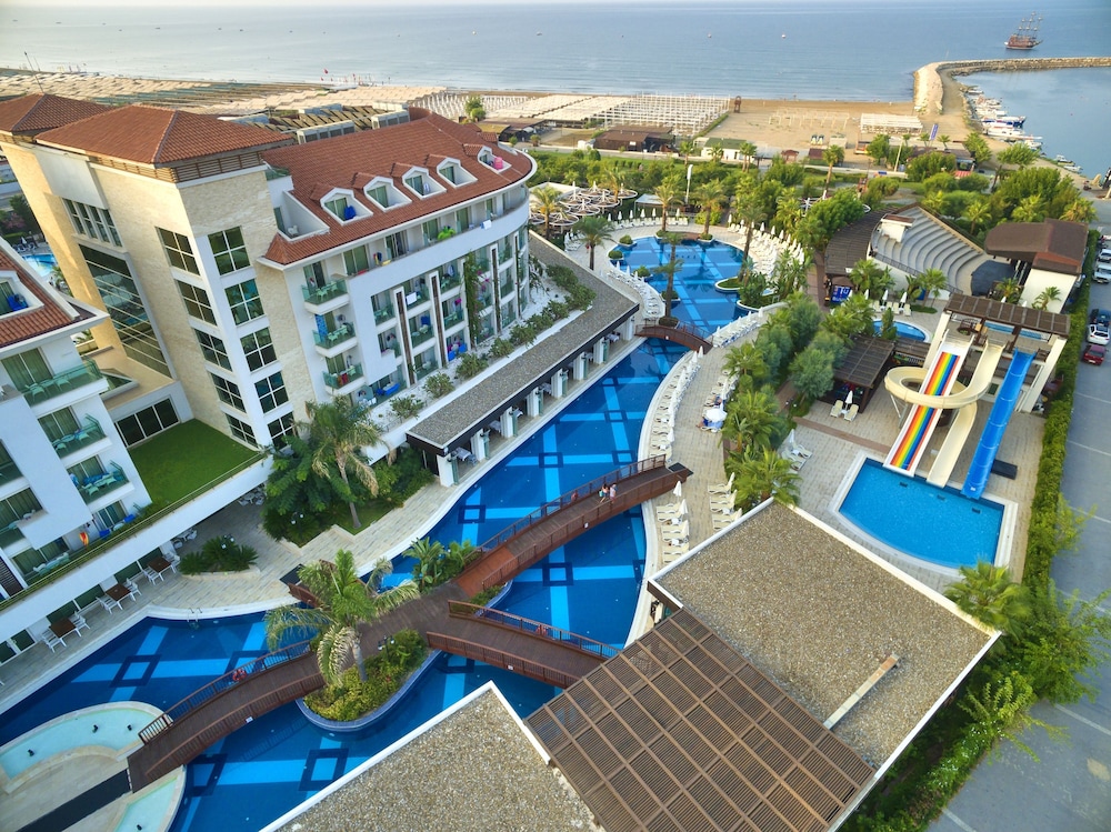 Sunis Evren Beach Resort Hotel and Spa in EVRENSEKI