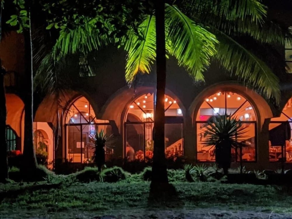 Hotel Delfin Playa Bejuco 40/50