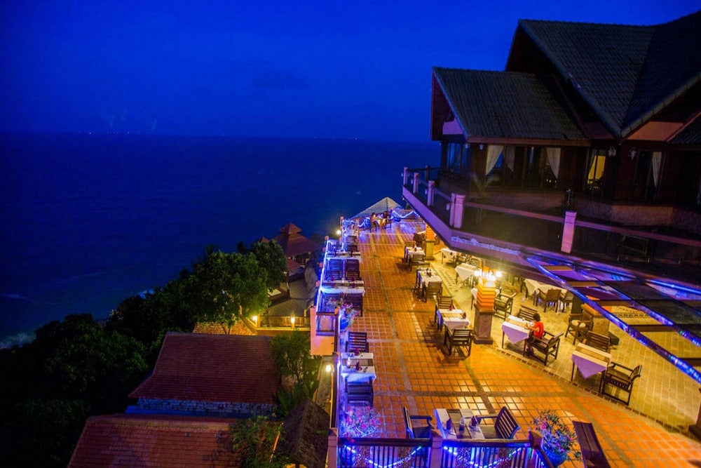 SAMUI BAYVIEW RESORT & SPA 7/66