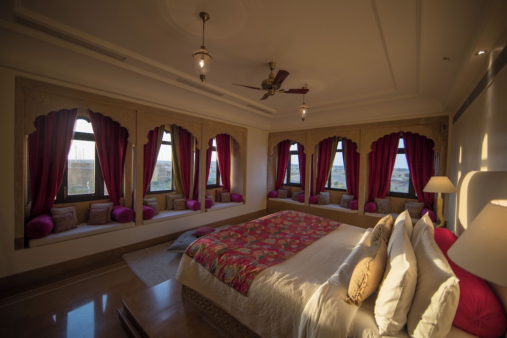 Suite, King Bed