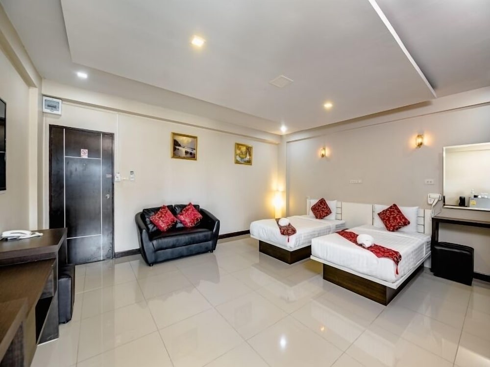 Gold Airport Suites 13/66