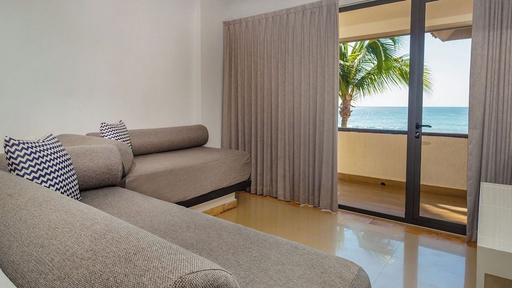 Luna Palace Hotel and Suites 41/65