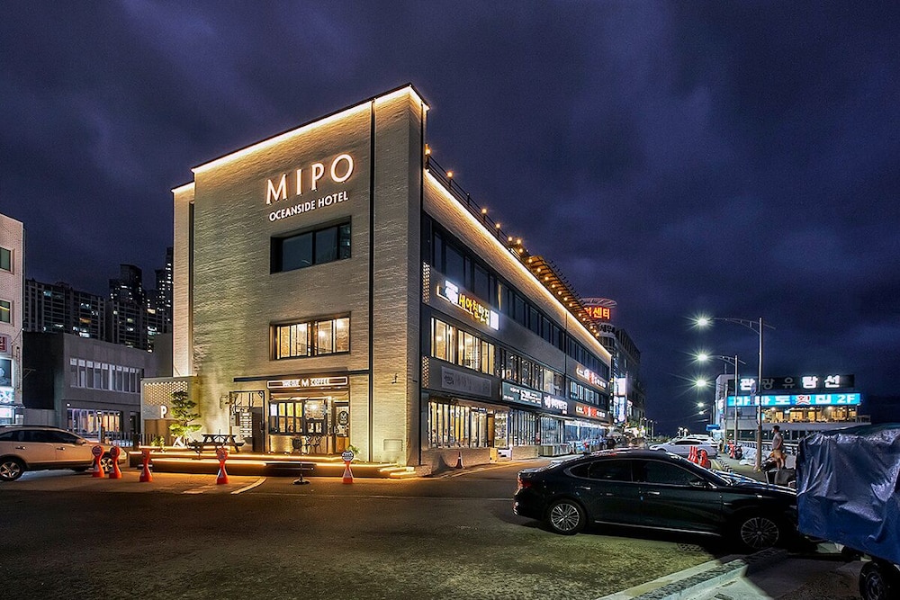 Mipo Oceanside Hotel 25/32