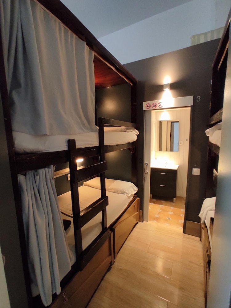 Ant Hostel Barcelona 23/66