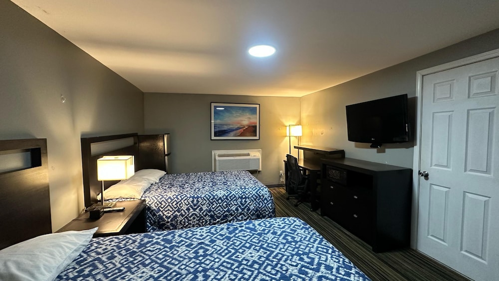 Catalina Airport Motel 25/42