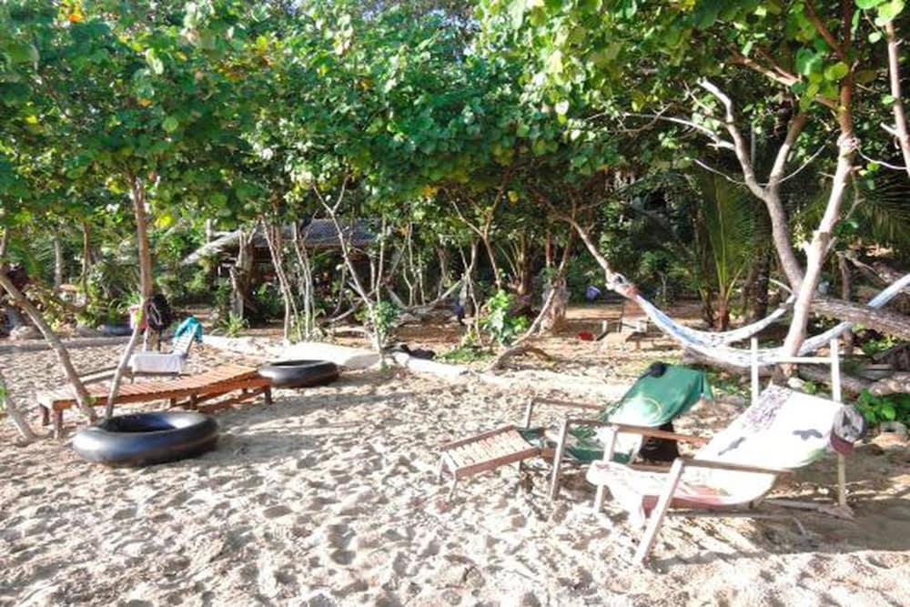 Bonhomie Beach Cottages 22/44