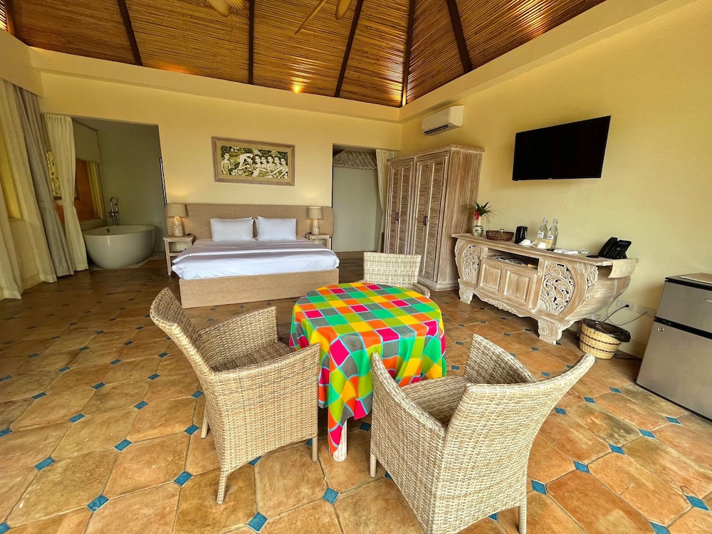 Coco Grove Beach Resort 35/50