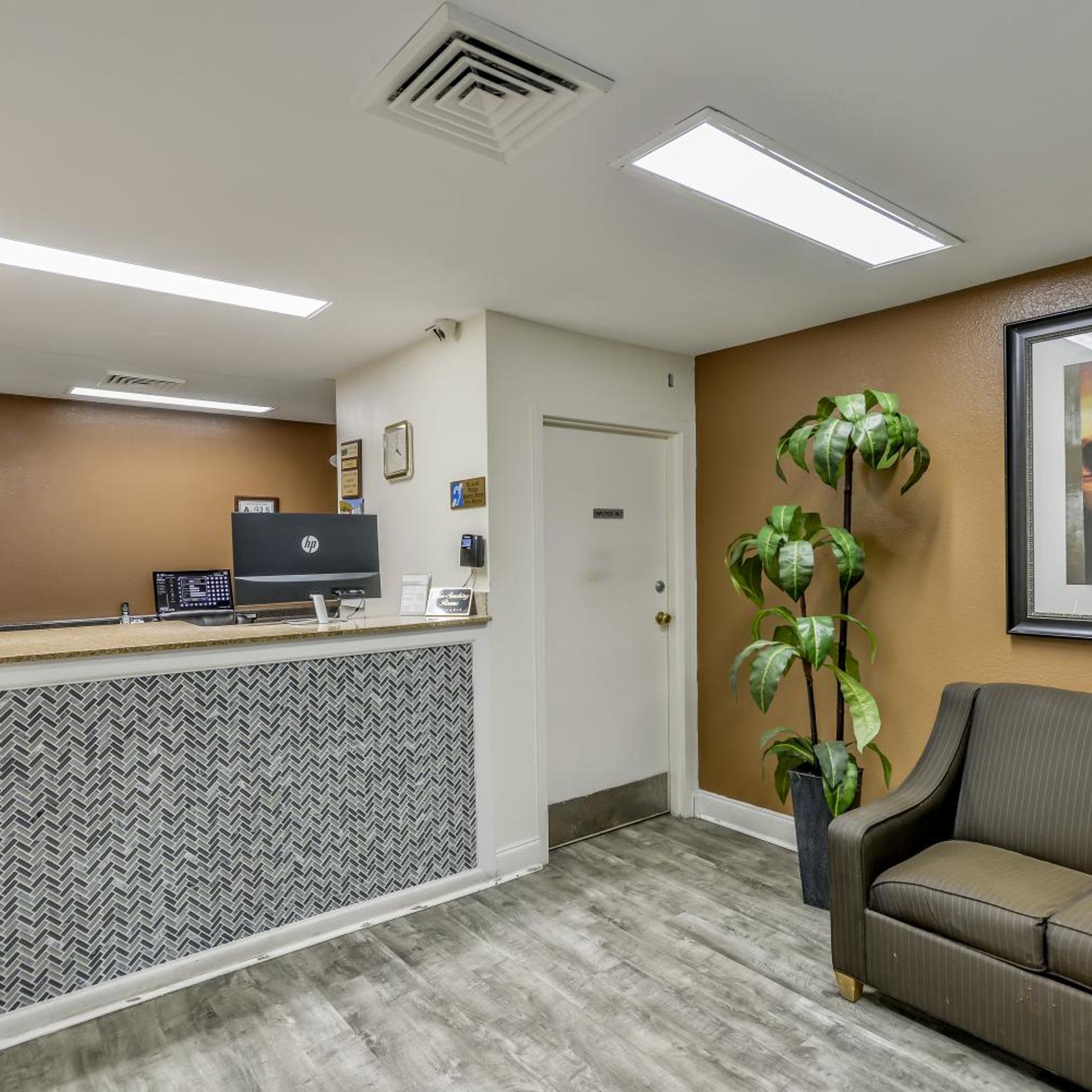 Wake Inn Hotel 2/20