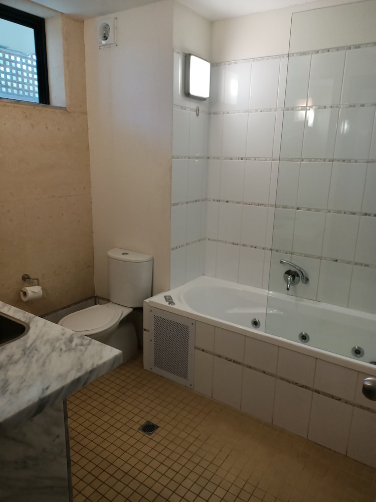 Yanchep Inn 40/41