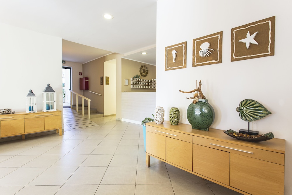 Lobby at Hotel Baia del Sole, RAGUSA