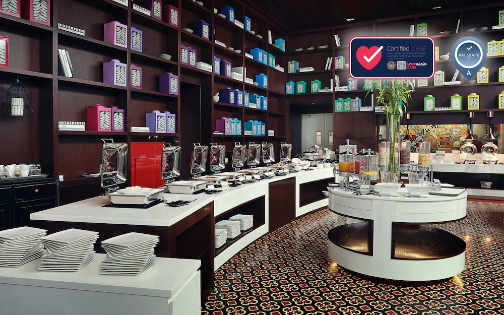 MERCURE JAKARTA SIMATUPANG 67/72