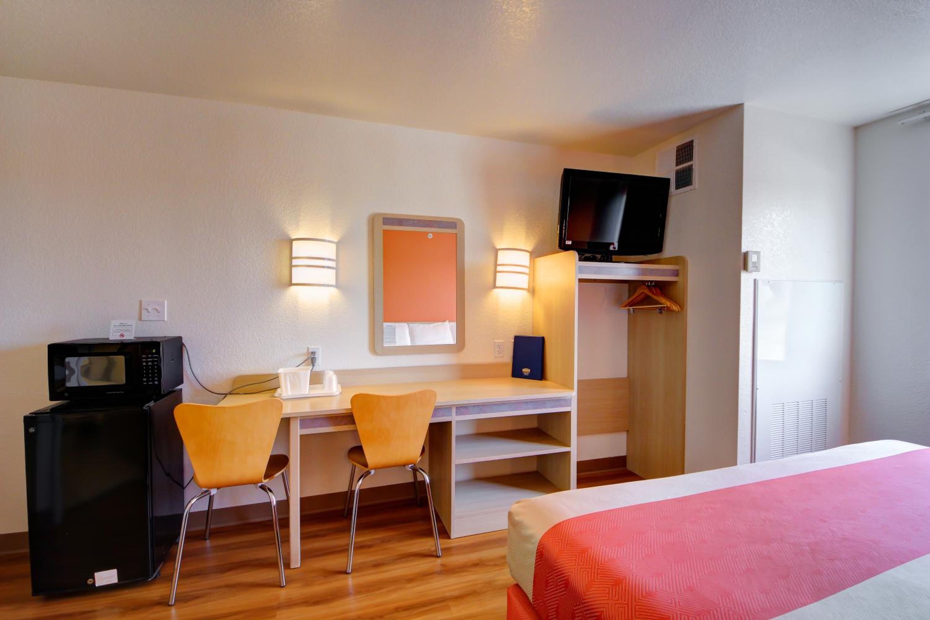 غرفة بسرير كينج، Motel6 El Reno, OK 9/10