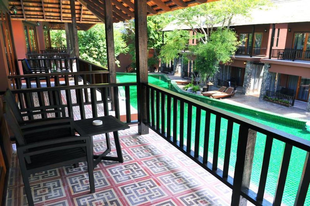 Koh Tao Beach Club 53/67