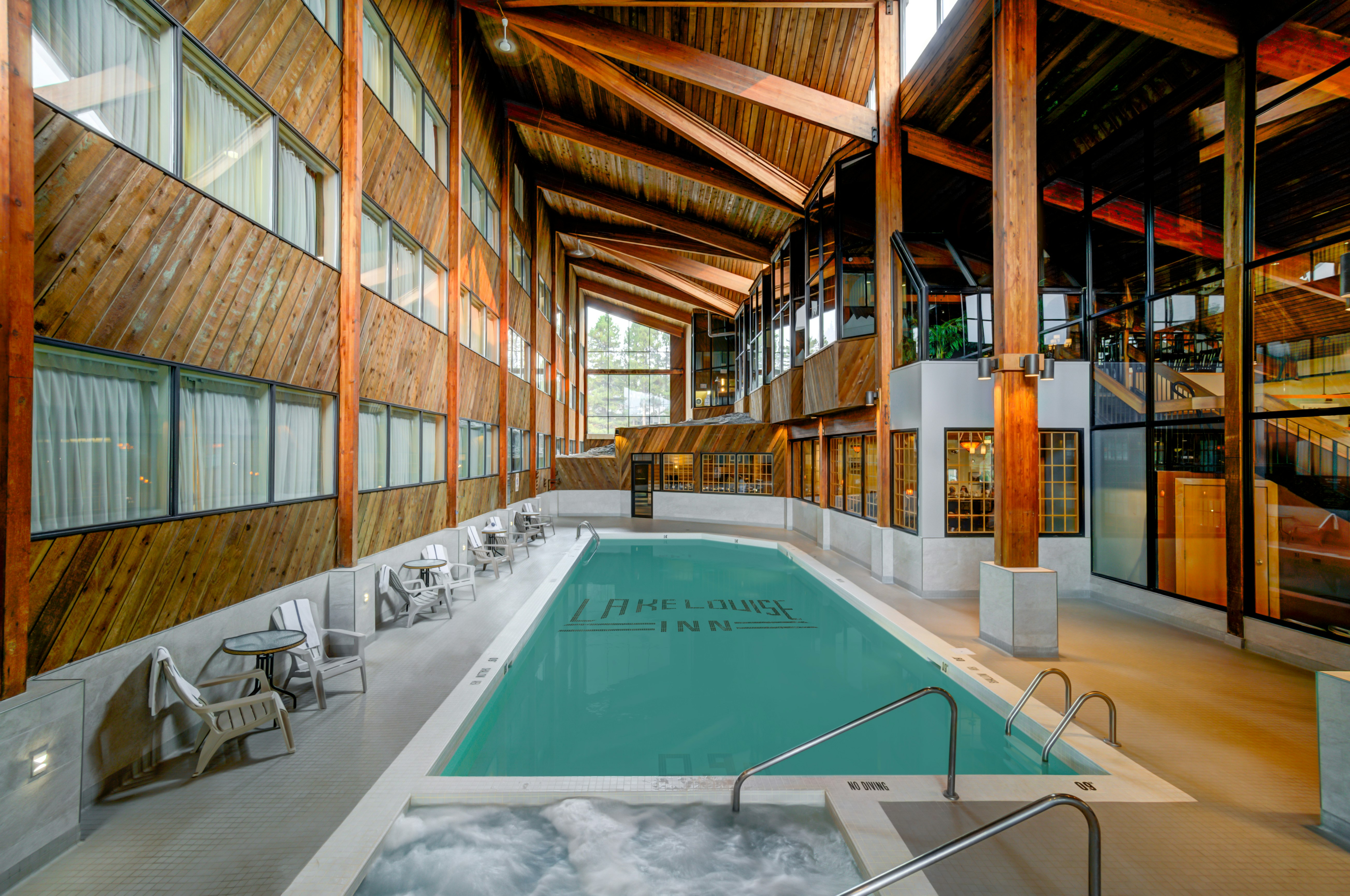 Lake Louise Inn 43/72