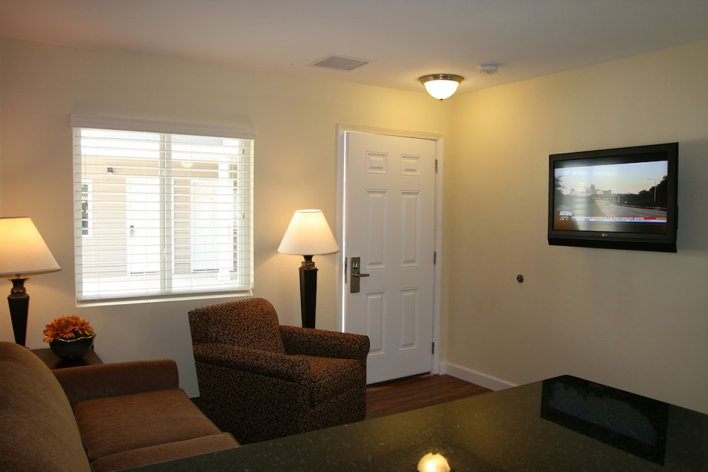 Affordable Suites Mooresville/Lake Norman 16/25