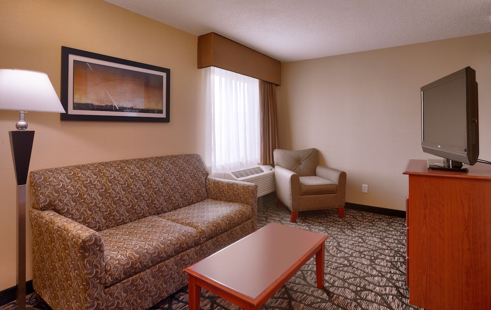 Holiday Inn Express Hotel Suites Grand Junction 67/96