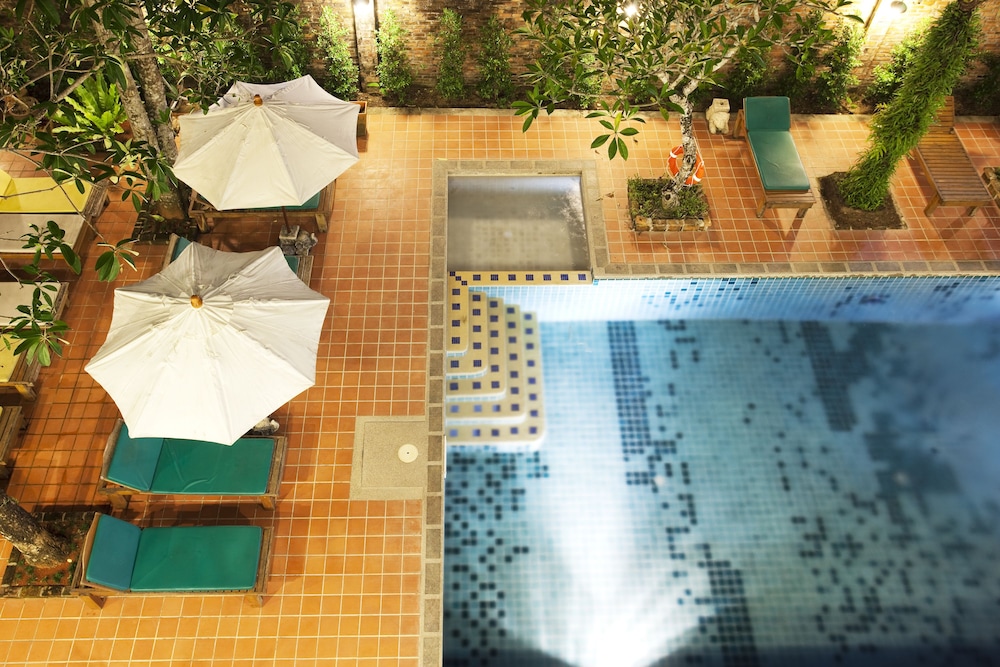 Motive Cottage Resort 60/65