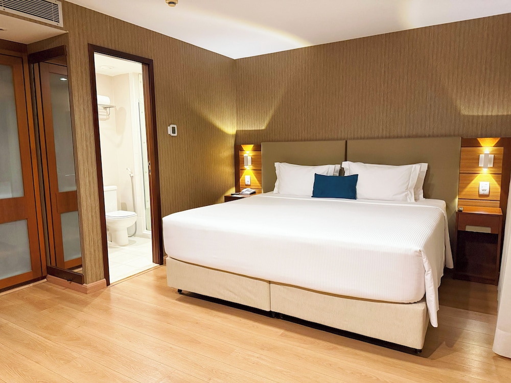 SUPERIOR, KING BED