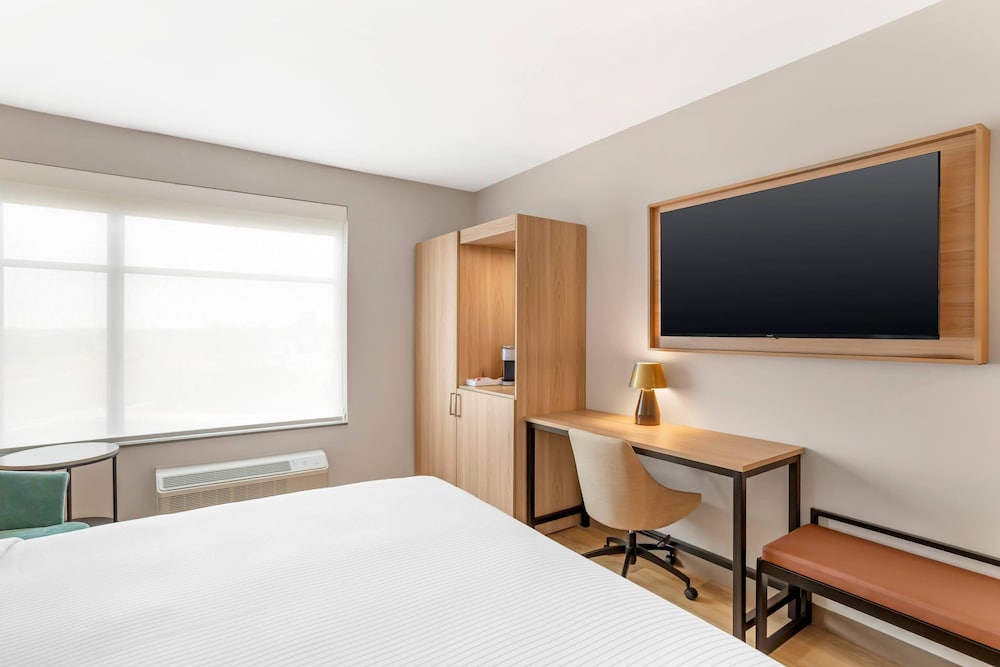 غرفة قياسية بسرير كينج، Cambria Hotel Euless - DFW Airport South 4/8