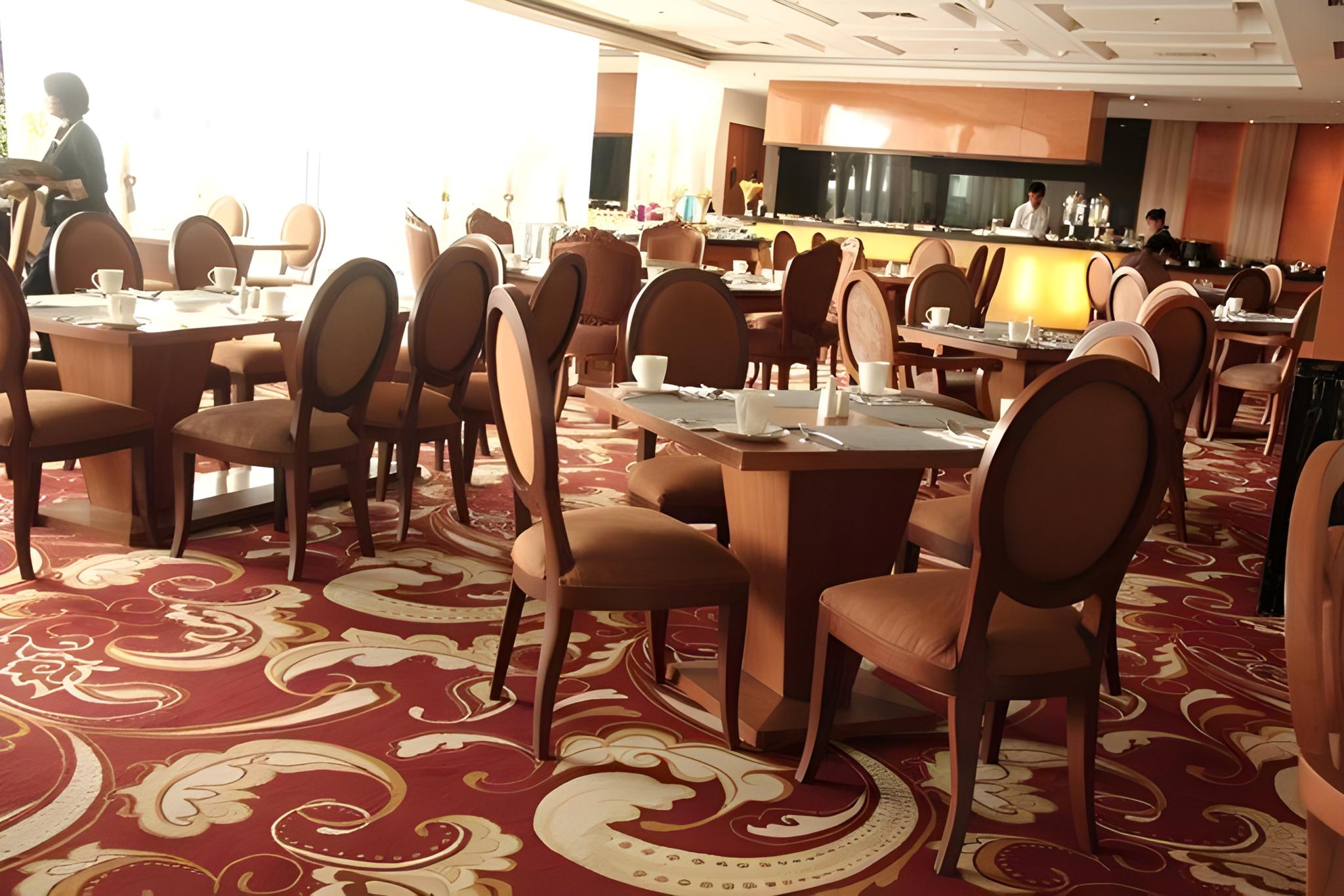Five Premiere Hotel 35/50