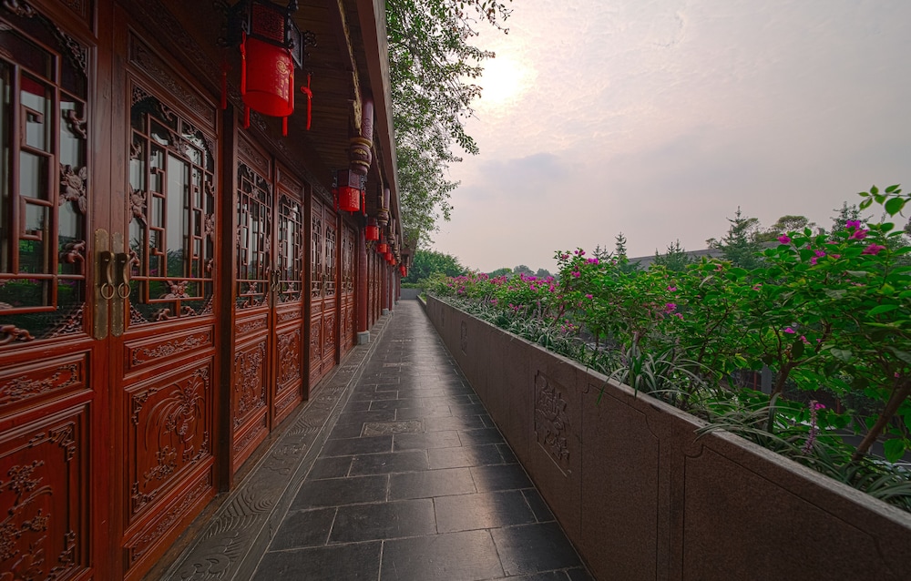 Han Dynasty Boutique Hotel 26/28