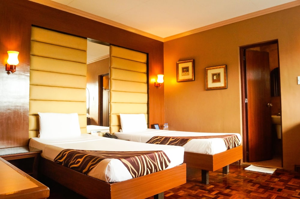 Hotel La Corona De Lipa 3/35