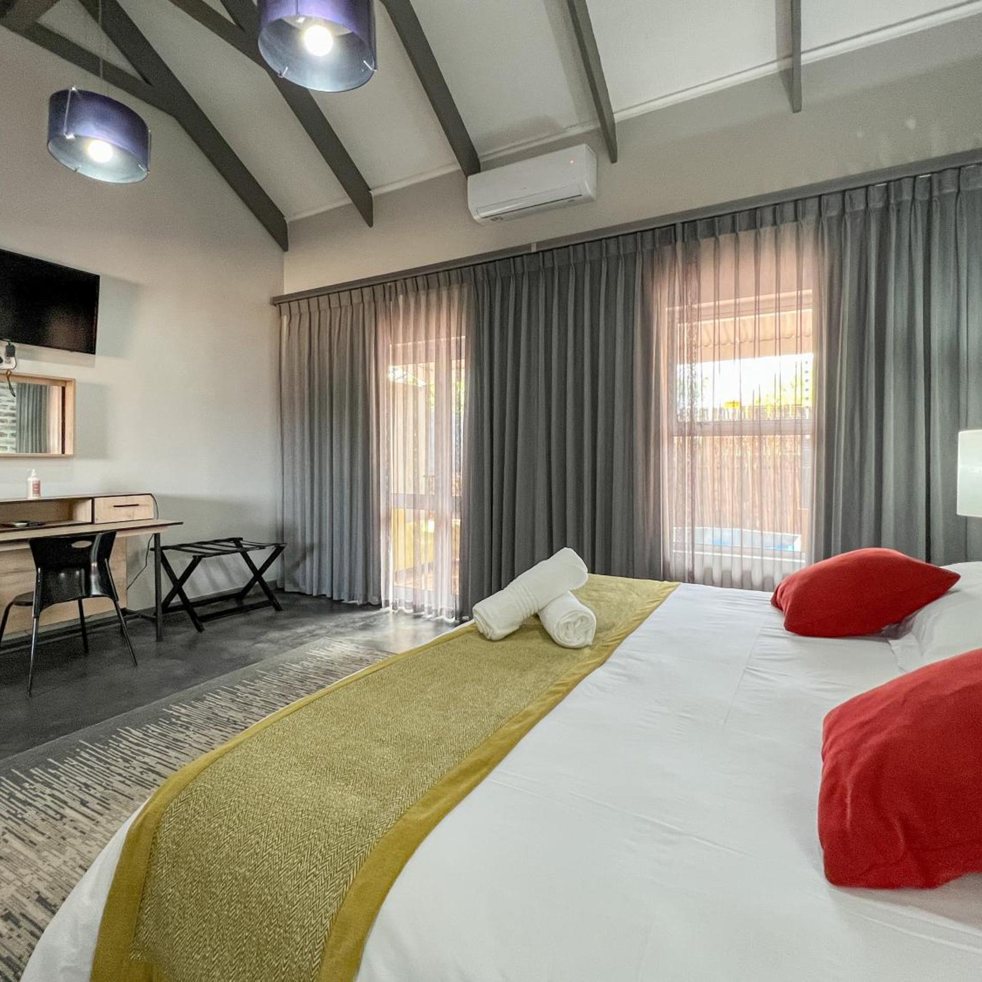 The Featherbed - Oudtshoorn 16/50