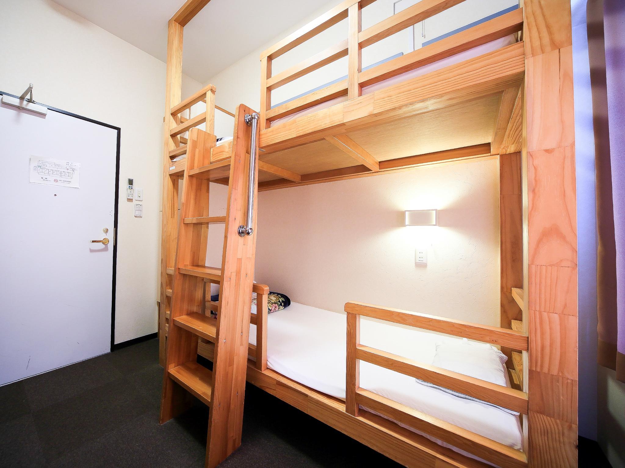 Private, Mixed Dorm